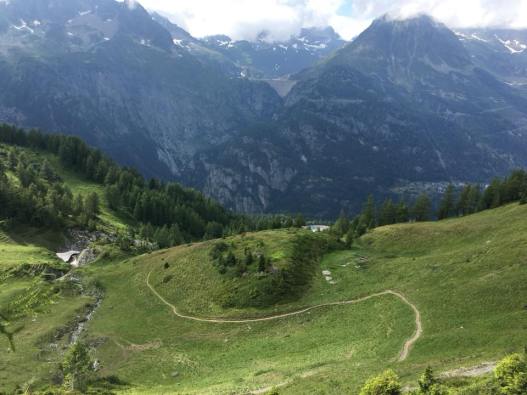 The path to Vallorcine